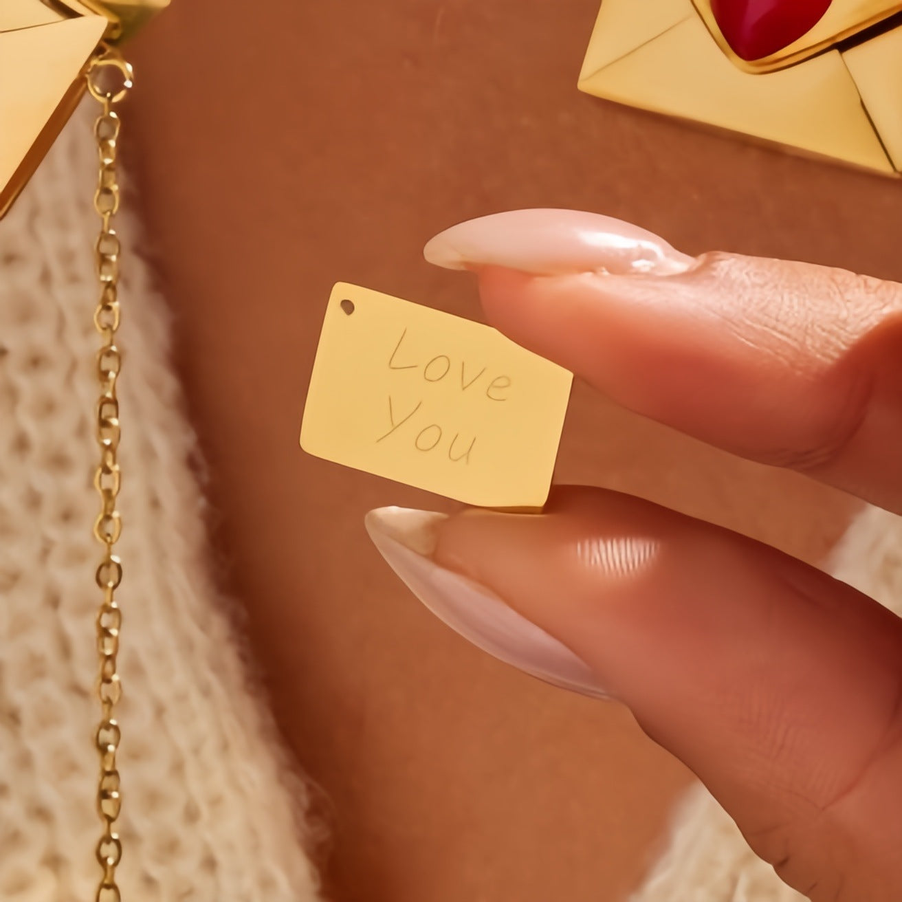 Valentine's Day gift: heart necklace - gallify.store