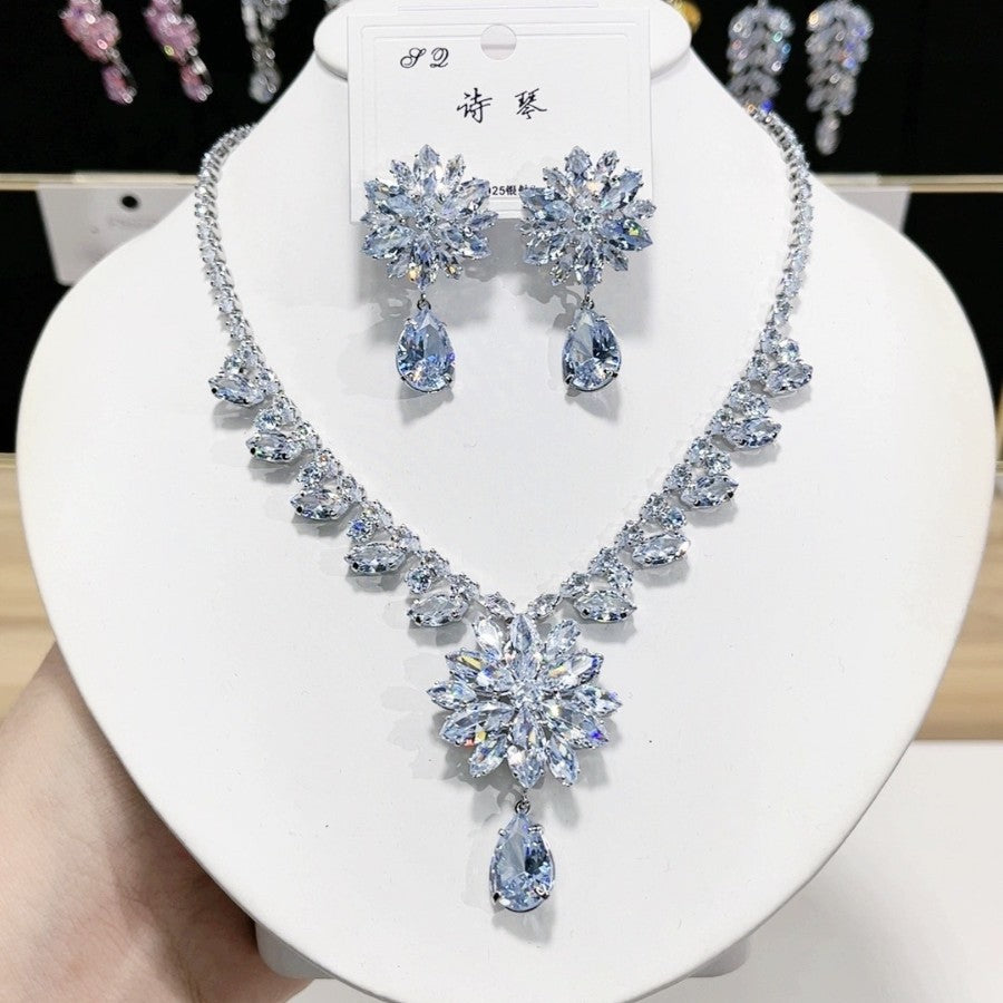Zircon Luxury Necklace & Earrings Set – Snowflake Design
