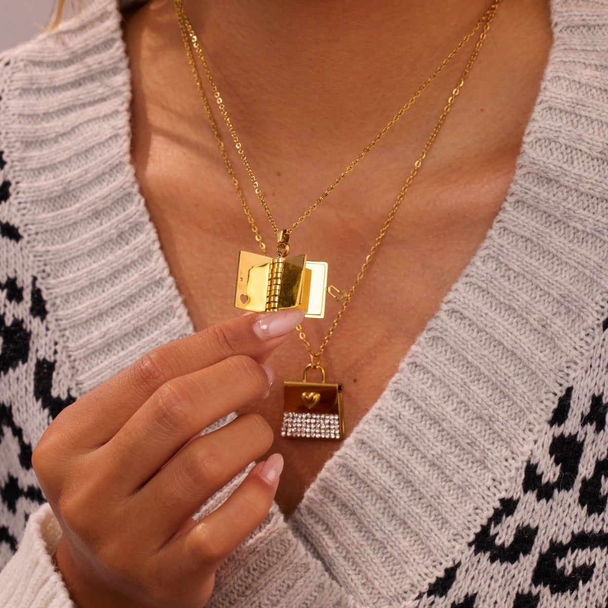 Valentine's Day gift: heart necklace - gallify.store