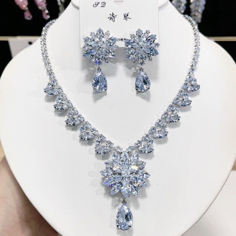 Zircon Luxury Necklace & Earrings Set – Snowflake Design