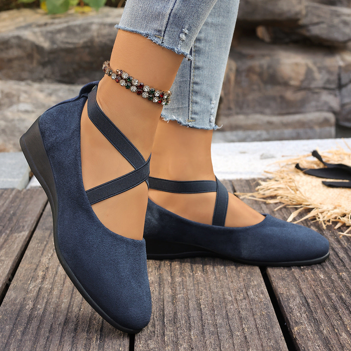 Women's Pointed Toe Low Wedge Shoes – Breathable Mesh Lace-Up