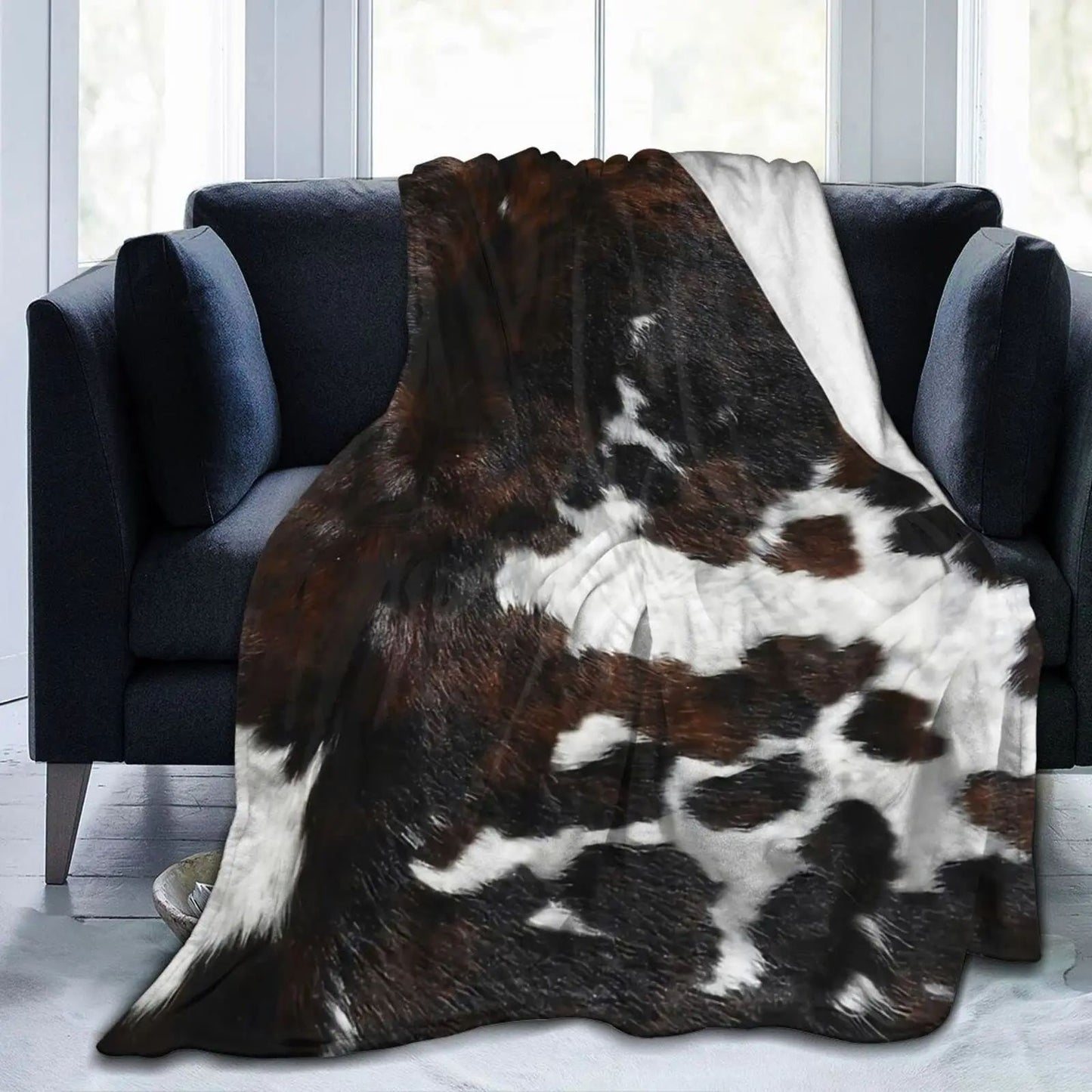 Cow Print Flannel Blanket – Soft Warm Lightweight All-Season Throw